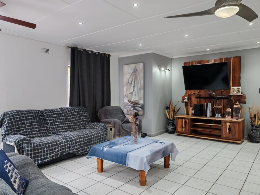 4 Bedroom Property for Sale in Boknesstrand Eastern Cape